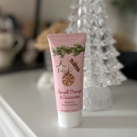 Taylor & Finch Spiced Orange & Cinnamon Foot Cream 100 ml / 3.38 fl oz - Picture 1 of 3